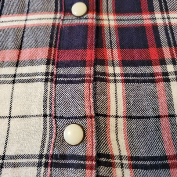 Selling Women's Long Sleeved Button Up Plaid Shirt from Forever 21 - Picture 5 of 10